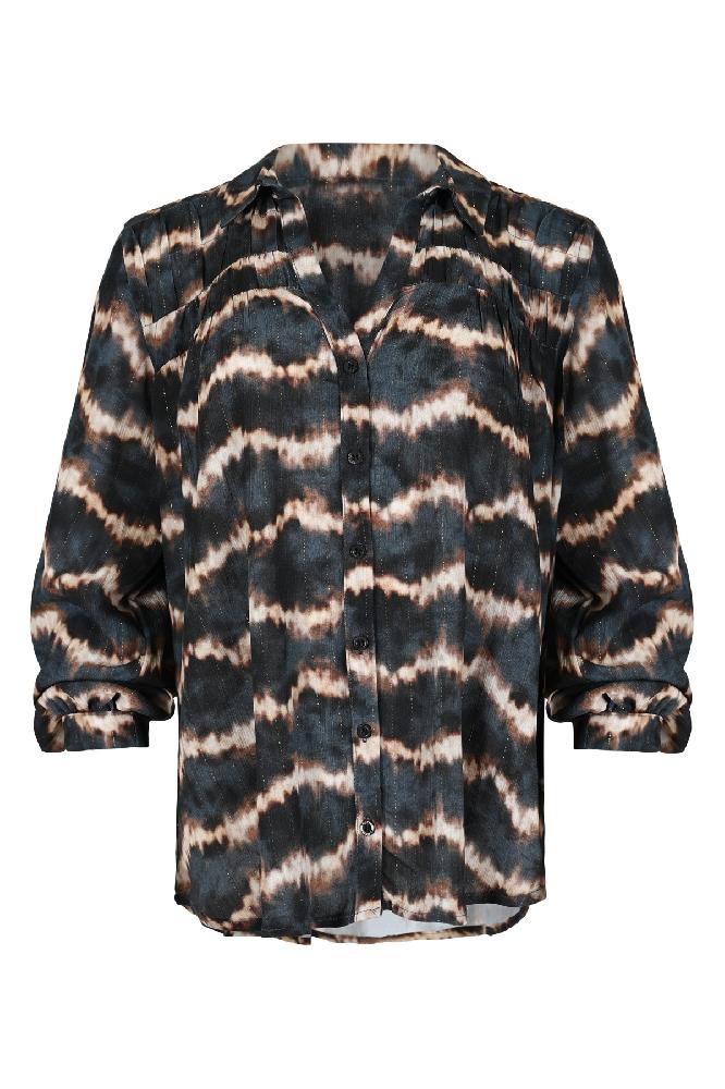 Ontdek onze prachtige Luise blouse in een subtiele en stijlvolle animal print. Deze blouse combineert moeiteloos verfijning met een vleugje speelsheid, perfect voor elke gelegenheid. Gemaakt van hoogwaardige materialen, biedt deze blouse comfort en een flatterende pasvorm.