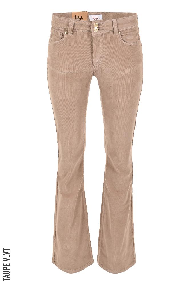 Ontdek deze 5-pocket flared Flynn broek van fluweelkwaliteit. Deze broek combineert moeiteloos stijl en comfort. Met zijn flared pijpen voegt het een vleugje retro-chic toe aan je outfit, terwijl de 5-pocket styling zorgt voor een klassieke en veelzijdige look.