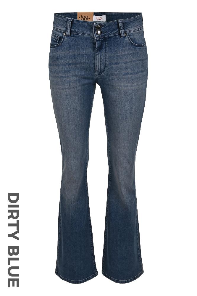 Ontdek deze 5-pocket Flynn Flapp jeans met flared pasvorm en voorzien van klep achterzakken. Deze jeans bieden een tijdloze stijl met een vleugje flair. Met zijn flared fit voegt het een trendy element toe aan je garderobe, terwijl de flap achterzakken zorgen voor een subtiele en toch opvallende detail. De Flynn Flap is beschikbaar in 6 kleuren.